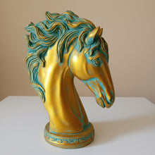 Load image into Gallery viewer, Elegant Poly Resin Horse Face Table Décor