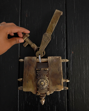 Load image into Gallery viewer, Vintage Padlock With Key