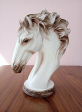 Load image into Gallery viewer, Elegant Poly Resin Horse Face Table Décor
