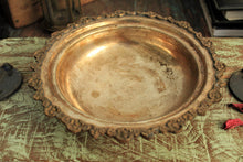 Load image into Gallery viewer, Beautiful Vintage Serving Bowl Size 24.5 x 24.5 x 6 cm - Style It by Hanika