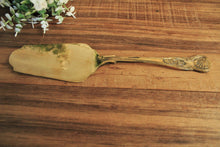 Load image into Gallery viewer, Vintage Style Brass Cake Server - Style It by Hanika