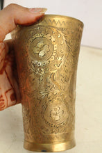 Load image into Gallery viewer, Beautiful Vintage Brass Glass Engraved with Taj mahal
