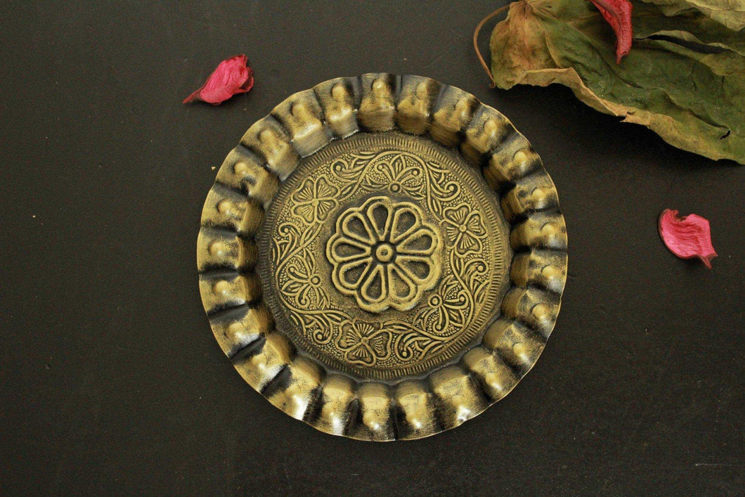 Art Plate with Vintage Brass Finish: Inspired by Antique designs (Diameter - 5 Inches) - Style It by Hanika