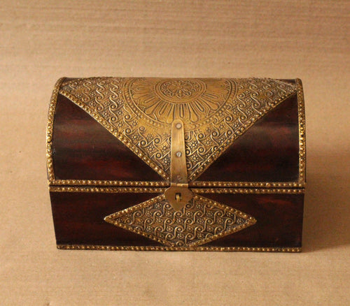 Handcrafted Half-Round Box with Brass Fittings: Vintage Elegance - Style It by Hanika