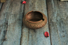 Load image into Gallery viewer, The Smoker&#39;s Vintage Copper Cigar Ashtray - Style It by Hanika
