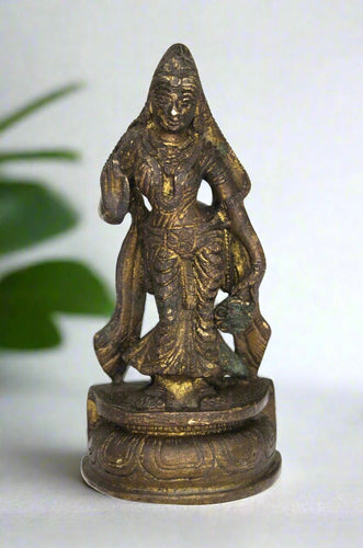Vintage Beautiful Lady Brass Figurine Size 7 x 4 x 14.7 cm - Style It by Hanika