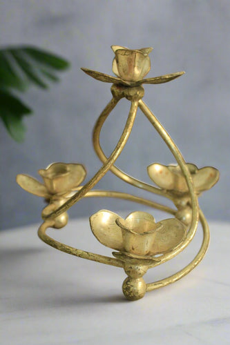 Beautiful Metal Candle Holder For Table Décor Size 20 x 20 x 18.5 cm - Style It by Hanika