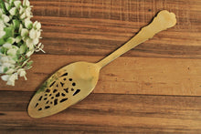 Load image into Gallery viewer, Brass Cake Server- Vintage Style - Style It by Hanika
