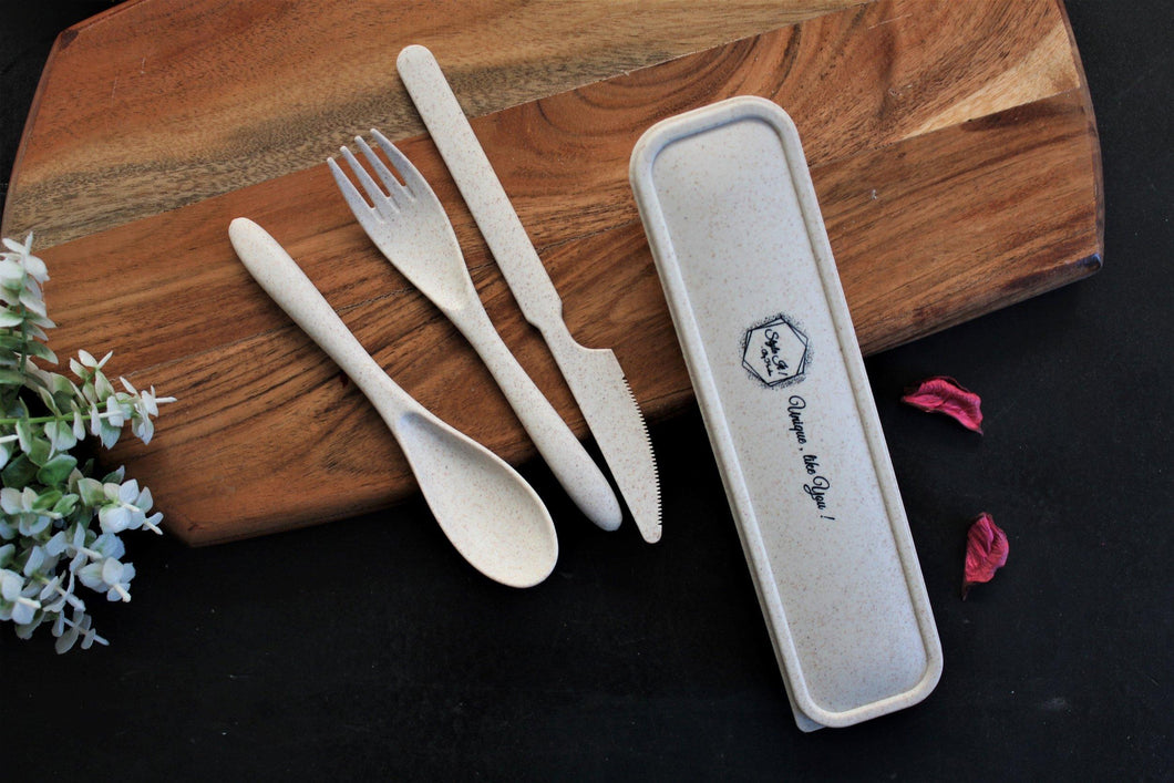 Eco-Friendly Wheat Straw + Food Grade PP Fiber Cutlery Set In Travel Box 8.5