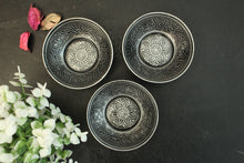 Load image into Gallery viewer, Metal art bowl with vintage Silver finish for Brunch/Cocktail table - Style It by Hanika

