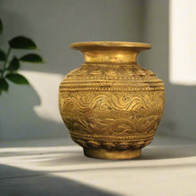 Load image into Gallery viewer, Vintage Beautifully Hand Casted Brass Pot - Style It by Hanika
