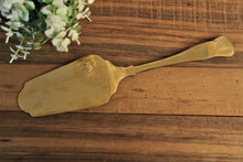 Load image into Gallery viewer, Vintage Style Brass Cake Server - Style It by Hanika
